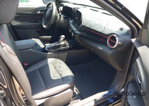 2024 Chevrolet Trax Fwd 2Rs z USA, uszkodzony, nr VIN KL77LJE2XRC146100